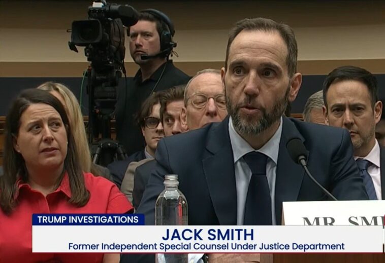 she-hurt-for-him:-priceless-video-shows-woman-behind-jack-smith-looking-like-she’s-in-physical-pain-as-gop-reps-repeatedly-expose-him-as-fraud