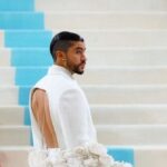 report:-bad-bunny-to-wear-dress-in-super-bowl-halftime-show-dedicated-to-‘queer-icons’