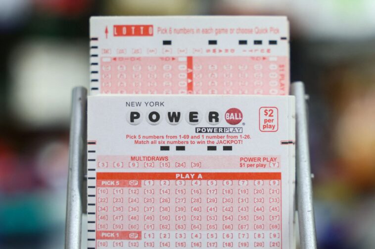 arkansas-powerball-player-claims-$1.82b-jackpot-—-second-largest-prize-in-us-history-—-and-chooses-cash-option