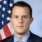 dem-rep.-jared-golden-throws-support-behind-maine’s-ice-operations-—-says-agency-serves-‘public-interest’