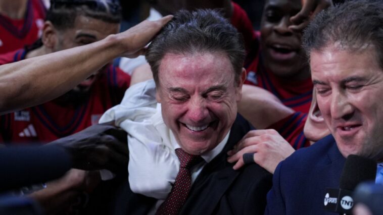 pitino-savors-900th-on-court-victory-as-head-coach