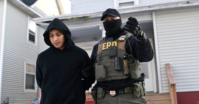 doj-official:-we’re-following-the-law-when-arresting-fugitive-migrants-in-their-homes