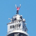 watch:-american-climber-summits-1,667-foot-skyscraper-with-no-ropes