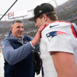 patriots-staying-in-denver-due-to-weather-as-mike-vrabel-gives-players-super-bowl-bus-threat