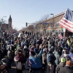 messages-show-‘rapid-responders’-mobilized-demonstrators-to-harass-federal-agents-and-more-top-headlines