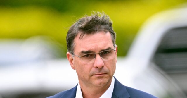 brazil:-poll-shows-bolsonaro-son-flavio-beating-socialist-lula-in-runoff-presidential-election