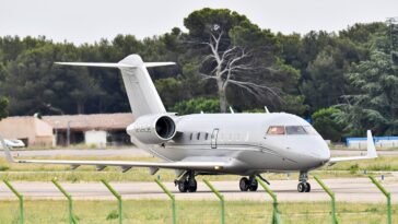 airplane-crashes-at-maine-airport-with-8-on-board,-faa-says