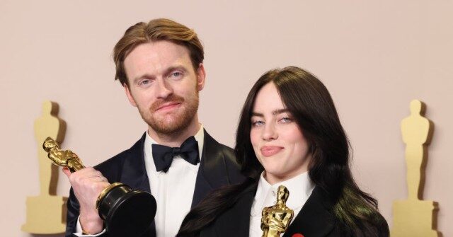 billie-eilish’s-brother,-music-producer-finneas,-says-americans-should-lose-right-to-carry-guns-after-ice-shooting