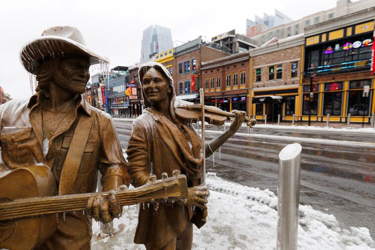 nashville-braces-for-extended-power-outages-after-devastating-winter-storm