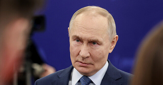 russia-claims-to-know-the-‘names-of-traitors’-who-gave-up-venezuela’s-maduro