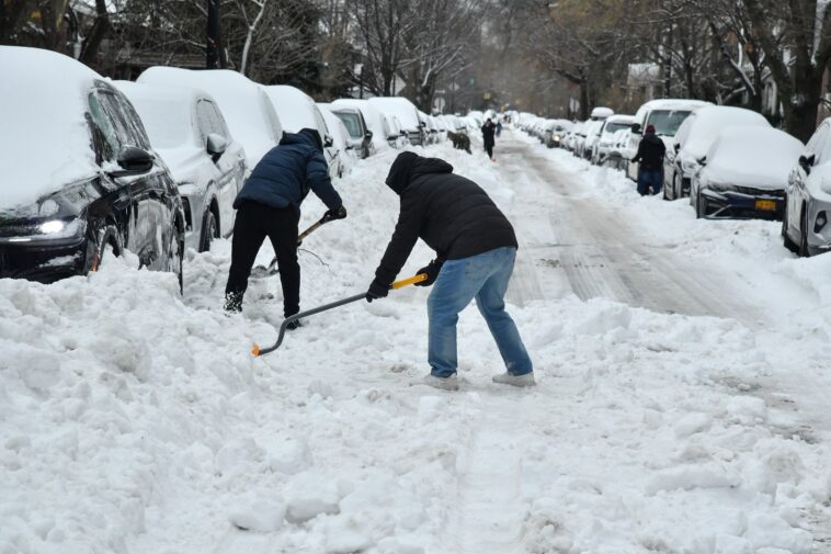 why-freezing-temperatures-can-cause-light-tremors,-loud-booms-known-as-‘frost-quakes’