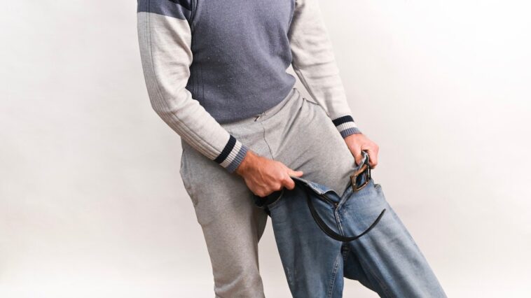 the-best-base-layers-for-staying-warm-while-you-shovel-snow,-hunt-or-work-outdoors