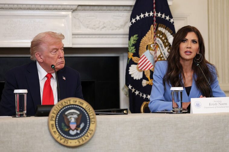 trump-holds-lengthy-meeting-with-kristi-noem-after-minnesota-immigration-enforcement-shakeup