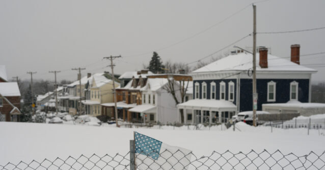 consumer-confidence-plunges-to-lowest-since-2014-as-outlook-sours