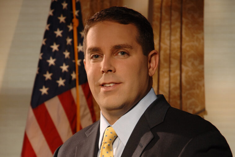 grandson-of-national-enquirer-founder-ordered-to-pay-$138m-for-looting-family’s-ny-foundation