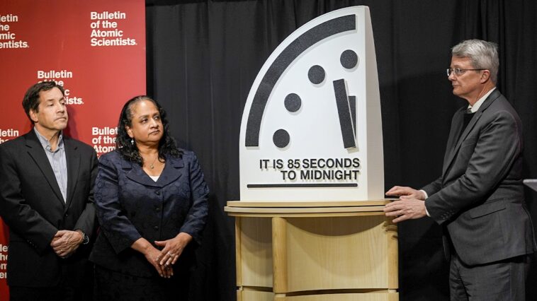 ‘doomsday-clock’-ticks-closer-to-midnight-over-global-threats,-group-says