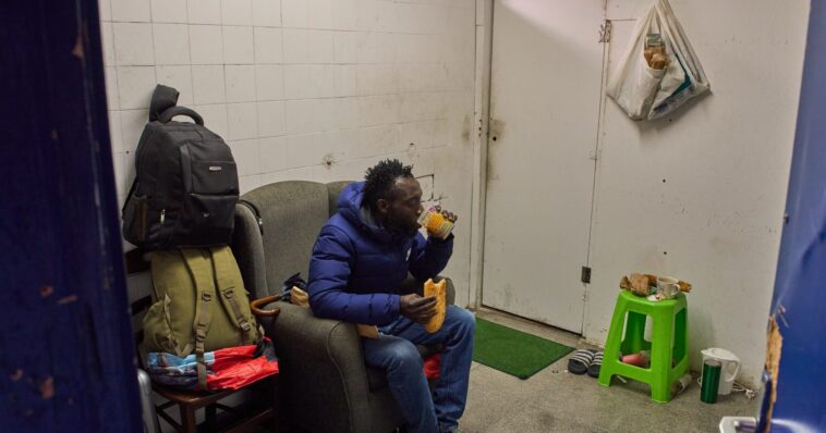 spain-abruptly-hands-legal-status-to-hundreds-of-thousands-of-illegal-immigrants