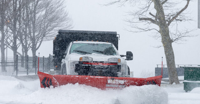 watch-—-‘feel-good-story’:-ohio-snowplow-driver-helps-rescue-sick-baby-in-nick-of-time-amid-winter-storm