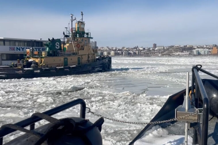 coast-guard-cutter-frees-nypd-vessel-trapped-in-iced-over-hudson-river