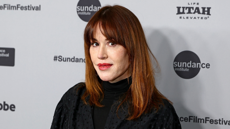 molly-ringwald-warns-that-people-who-support-ice-will-be-seen-as-‘collaborationists’