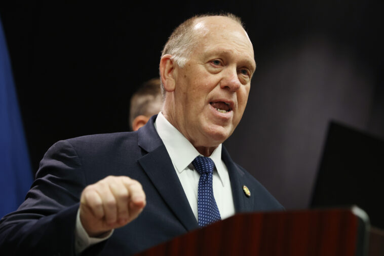 border-czar-tom-homan-touts-‘a-lot-of-progress’-in-minnesota,-tells-reporters-he’s-not-there-‘for-photo-ops’