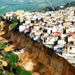 torrential-rains-cause-massive-landslides,-leaving-a-small-sicilian-town-on-the-edge-of-the-precipice-(videos)