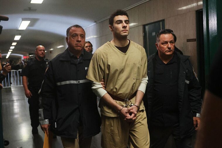 man-armed-with-bbq-fork-and-pizza-cutter-posed-as-fbi-agent-to-spring-luigi-mangione-from-jail