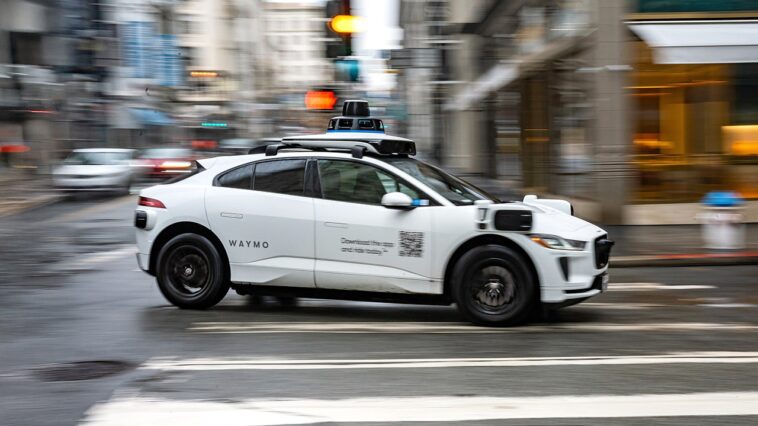 driverless-waymo-vehicle-strikes-child-in-california