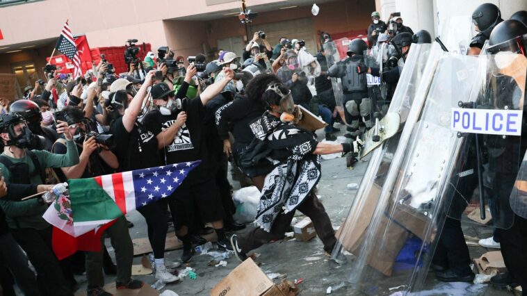 lapd-arrests-violent-agitators-after-protests-erupt-outside-federal-detention-center-in-los-angeles