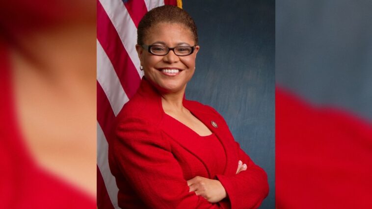 failed-la-mayor-karen-bass-ignored-fire-victims-but-takes-time-to-attend-don-lemon’s-hearing-–-crowd-shouts-‘f*ck-you-karen-bass!”