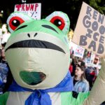 vanity-fair-declares-‘woke-2’-is-back-in-the-form-of-protests-as-abolish-ice-slogans-return