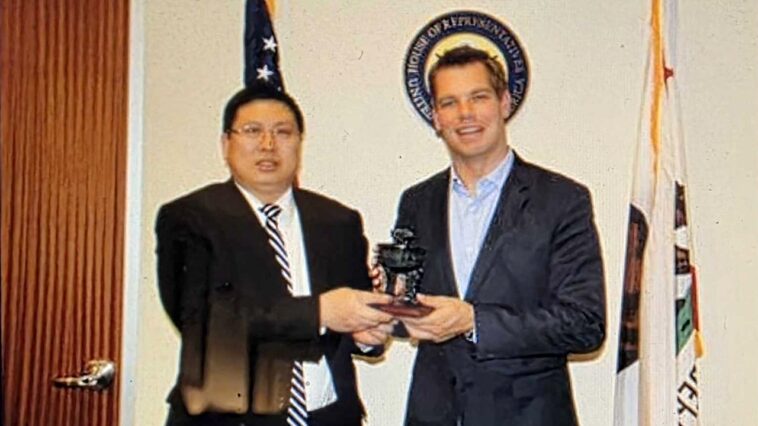 unearthed-photo-of-swalwell-meeting-with-top-ccp-official-raises-alarm-bells:-‘very-disturbing’