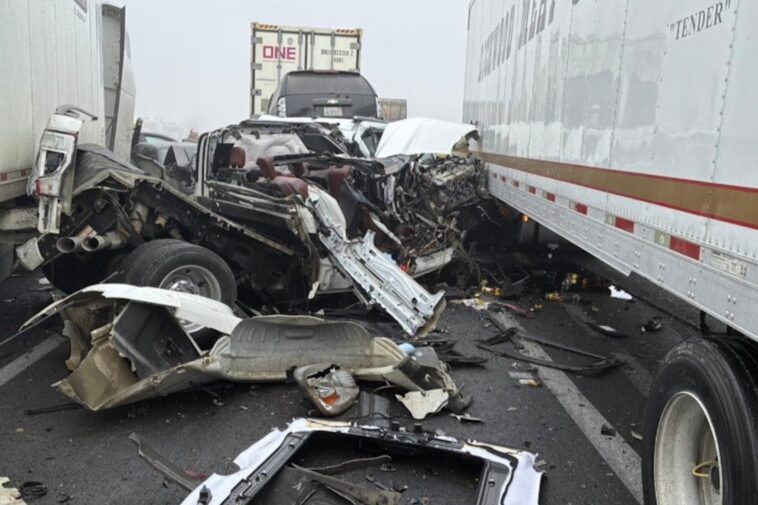incredible-150-car-pileup-shuts-down-infamous-highway-99-near-fresno