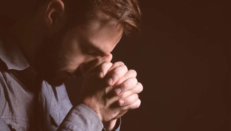 dad-fervently-prays-for-daughter-to-have-case-of-moderate-acne-from-ages-14-23