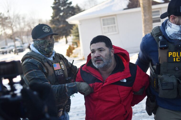 house-returns-monday-to-vote-to-end-shutdown-–-with-looming-fight-over-ice