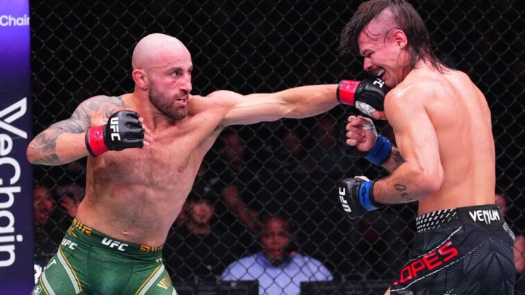 volkanovski-outclasses-lopes-to-retain-ufc-title