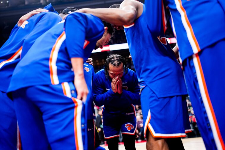 fanduel-promo-code:-bet-$5,-get-$300-in-bonus-bets-if-your-bet-wins-for-knicks-vs.-lakers