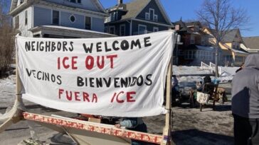 ice-wars:-minneapolis-insurgents-set-up-barricades;-block-cars,-run-license-plates,-check-ids