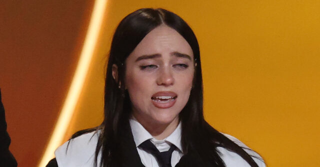 billie-ellis-screams-‘f**k-ice’-at-grammys:-‘no-one-is-illegal-on-stolen-land’