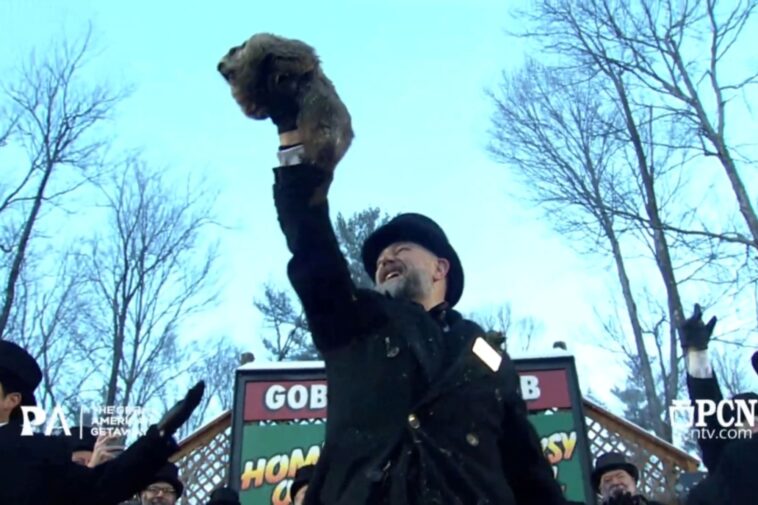 punxsutawney phil-makes-his-groundhog-day-winter-prediction