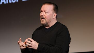 ricky-gervais-mocks-grammy-winners-making-political-speeches,-says-they’re-‘still-not-listening’