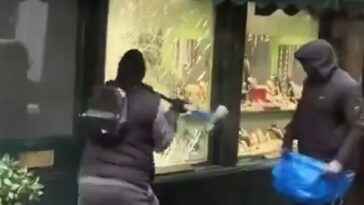 wild-moment-robbers-smash-jewelery-store-window-on-street-made-famous-by-‘ted-lasso’