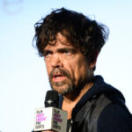 ‘game-of-thrones’-star-peter-dinklage-recites-poem-for-ice-agitator-renee-good,-stomps-foot,-walks-off-stage