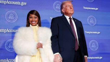 nicki-minaj-stands-up-for-trump-against-‘bullying,’-says-she-‘couldn’t-handle’-how-he-was-being-treated