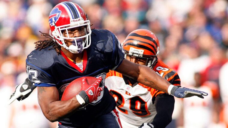 ex-nfl-star-marshawn-lynch-claims-dysfunction-on-bills’-coaching-staff-while-he-played-for-team