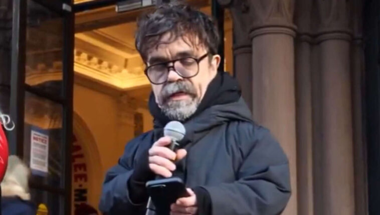 peter-dinklage-receives-little-praise-after-taking-short-time-to-recite-small-poem