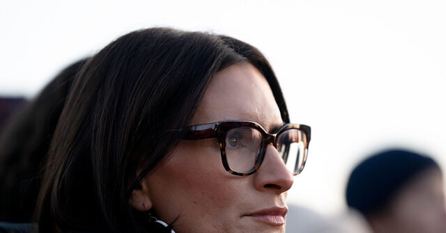 minnesota-dem-sen-tina-smith-endorses-lt-gov.-peggy-flanagan-for-her-seat-ahead-of-primary