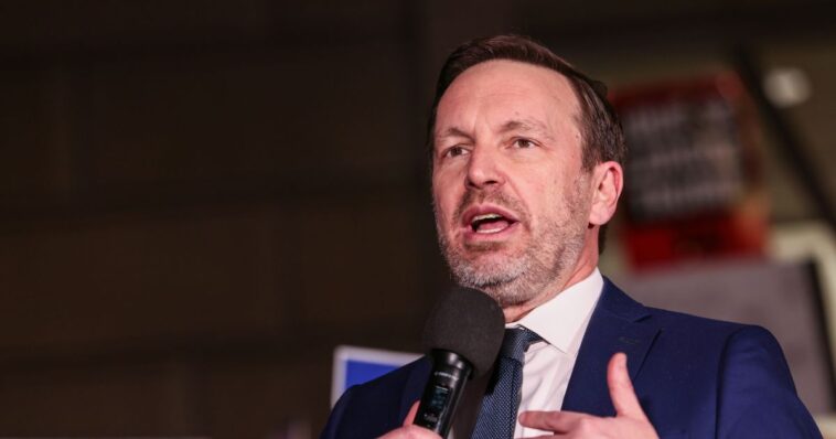 smug-dem-sen.’s-attack-on-ice-backfires-spectacularly-as-he-accidentally-reveals-disease-outbreak-among-illegals