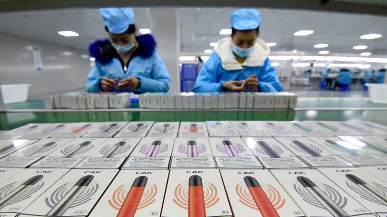 senate-gop-warns-chinese-vapes-could-be-used-by-ccp-to-spy-on-americans,-launder-cartel-cash