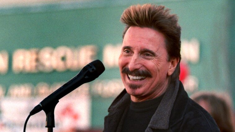 three-dog-night’s-chuck-negron,-voice-behind-‘joy-to-the-world,’-dead-at-83